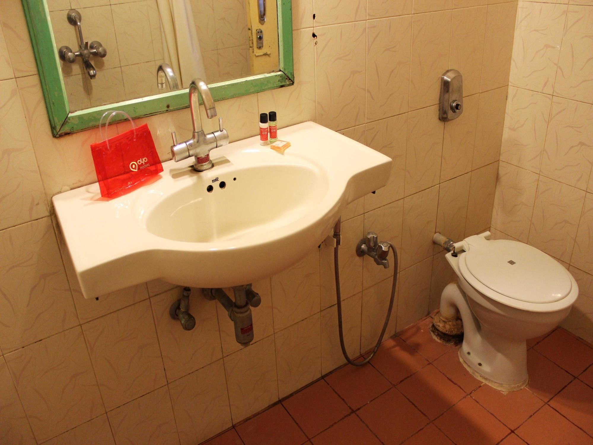 Oyo Rooms Opp Hp Tank Vasco Da Gama Exterior photo